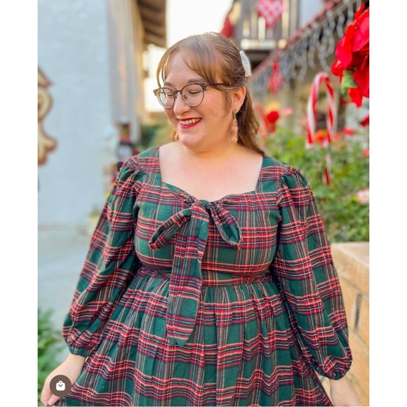 Ivy City Co Plaid Dress - Picture 4 of 5